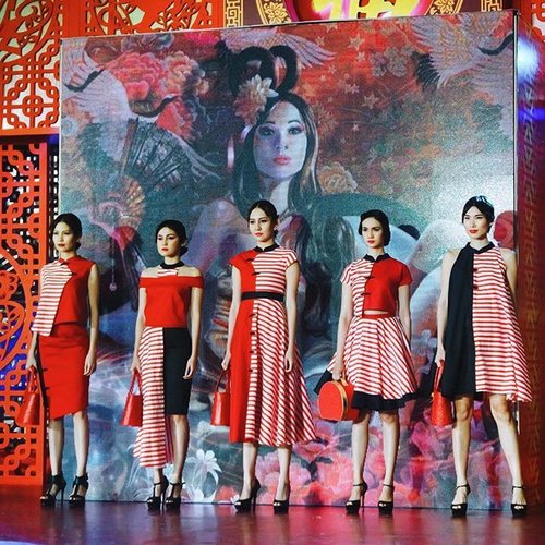 From @brigidalourdes latest collection to celebrate Chinese New Year 2016. Love all these nautical vibes and the feminine touch..... As always!
.
.
.
.
.
#clozette #clozetteid #fashionshow #fashion #style
