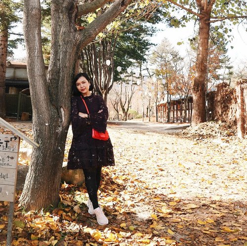 Universe is something amazing that people that have nothing to do with each other are put into the same place at the same time and are made to meet and recognize each other...#SRSexplores #SOUTHKOREA #NamiIsland #autumninseoul #fashion #style #ootdmagazine #blogger #clozetteid