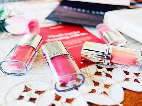 I am very satisfied with these @maybelline lip tint! It gives my lips a sensational shine while keeping them moisturized all day. I know that I’m spoilt for choice between four as they are perfect for every occasion to me. I can't lie out of all lip tints I've had and tried, I find this product to be the best lip tint #clozetteid #sociolla #MNYLipTint