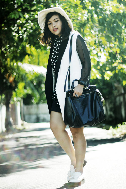 MONOCHROME IS BACK AGAIN WWW.SOMETHINGREALSERIOUS.COM #FASHION #OOTD #OUTFIT #STYLE #TREND