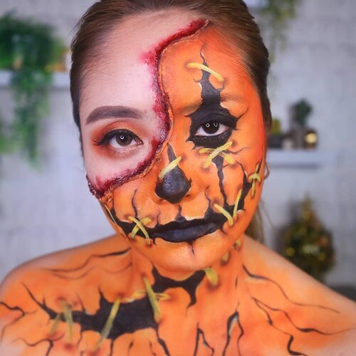 I become Pumpkin Monster 🎃.kjoin guys @meilinda_aline  @mesty_kusuma #bringouttheboo#fdbeauty #clozetteid #halloweenmakeup #ivgbeauty #makeupclips  #tampilcantik #wakeupandmakeup #makeuptips #indobeautygram #makeupaddict #amazingmakeupart #maybelline #undiscovered_muas #indovidgram  #lagirlindonesia #discover_muas #beautyguruindonesia #beautygram #beautybloggerindonesia #muablora #eotd #sephorahalloweenbeauty #nyxcosmeticsid #glammakeup #indobeautysquad #jakartabeautyblogger