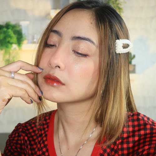 Red lips ... yes 🥰..#fdbeauty #clozetteid  #ivgbeauty #makeupclips #fiercesociety #tampilcantik #wakeupandmakeup #makeuptips #indobeautygram #makeupaddict #amazingmakeupart #maybelline #undiscovered_muas #indovidgram #makeupvideo #lagirlindonesia #beautyguruindonesia #beautygram #beautybloggerindonesia #muablora  #discovervideos #nyxcosmeticsid  #glammakeup #indobeautysquad #jakartabeautyblogger