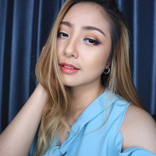 ✨ Glossy lips 😍✨ .
.
. 
#eotd #fdbeauty  #clozetteid  #makeupartistworldwide #maybelline  #anastasiabrows #ivgbeauty #makeupclips  #nyxcosmetics #lookamillion #makeuplover #wakeupandmakeup #dressyourface #indobeautygram #makeupaddict #makeupgeek #amazingmakeupart #anastasiabeverlyhills #belajarmakeup  #tutorialmakeup
#makeupvideo #beautyguruindonesia #makeuptips  #beautygram #beautyvlog  #instamakeup #muablora #absolutenewyork