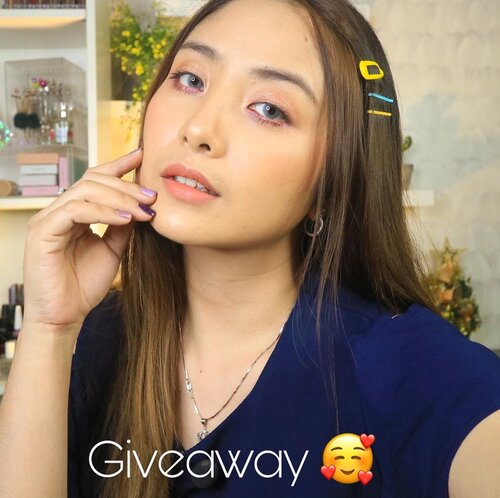 ❤️GIVEAWAY ALERT ❤️.Guys join giveaway aku ya.. kalian bs swipe untuk cek hadiahnya 😍.Syaratnya gampang kog ..1. Follow igku ini @loveellentan 2. Subscribe youtubeku LOVEELLENTAN ( klik link diprofile untuk lsg ke youtube)3. Follow @loveellentan.makeup 4. Share post ini ke story kalian5. Komen & ajak 3 teman kalian Be active yah.. poin plus buat kalian ❤️..Giveaway end 3 agst❤️Good luck 😘.#giveawayindonesia #giveaway #fdbeauty #clozetteid  #ivgbeauty #makeupclip #makeuptips #indobeautygram #koreanstyle  #cchannelfellas #indovidgram #makeupvideo #beautyguruindonesia #beautygram #beautybloggerindonesia #muablora  #koreanmakeup #nyxcosmeticsid  #indobeautysquad #jakartabeautyblogger #makeupart