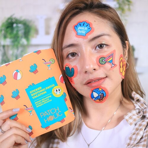 Gabut?? Kepanasan abis naik grab?? Ato emosi bis pacat main game mulu?? 😂..pakai ini ja deh.. Sticker Soothing Patch dari @patch_holic 😍Super lucu n gemes kan.. Yang kau pakai ini Shooting Vacation. Dengan aloe vera leaf & cactus extract yang melembabkan dan soothing 😍.Jadi dia ni gel sticker dan stretch gt mudah menempel dan dingin dipakai.. Pakai 15 menit dan bisa juga untum tubuh. Kalian bs pakai kapan aja. Dmn aja. So simple 😍saking gemesmya aki tempel smua deh diwajah .. hahahah.. Kalian bs cobain sticker soothing patch ini dengan link dibawah ya. Atau klik link diprofile ❤Ada beberapa varian lain yang stickermya lucu2 loh 😍.https://hicharis.net/ellentan/GAt#patchholic #maskpack #StickerSoothingPatch #CHARIS #hicharis@hicharis_official @charis_celeb#fdbeauty #clozetteid  #ivgbeauty #makeupclips #fiercesociety #tampilcantik #wakeupandmakeup #makeuptips #indobeautygram #makeupaddict #amazingmakeupart #maybelline #undiscovered_muas #indovidgram #makeupvideo #lagirlindonesia #beautyguruindonesia #beautygram #beautybloggerindonesia #muablora  #discovervideos #nyxcosmeticsid  #glammakeup #indobeautysquad #jakartabeautyblogger