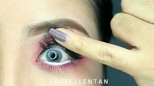 Soft Burgundy Eye Makeup Tutorial🆙⏩
Simple and easy to do ✨  Enjoy 😘😘💖💖 I'm using softlens from @mysoftlenscom💖
It's SWEETY SPATAX. Really pretty & super comfort! I LOVE IT😘

Eyelash RUBY from @lashnatic 💖
It's look fancy 😍 ------------------------ Please ignored my husband.. He always disturbing when i'm filming 😂😂😂😂😂 ------------------------------------ @universalhairandmakeup
 @makeuptutorialsx0x @makeupvideoss @makeup_clips @indobeautygram @indovidgram @wakeupandmakeup @hudabeauty @mehronmakeup
 #eotd #fdbeauty  #clozetteid  #makeupartistworldwide #maybelline  #anastasiabrows #ivgbeauty #makeupclips  #nyxcosmetics #tipsmakeup #makeuplover #wakeupandmakeup #makeuptips #indobeautygram #makeupaddict #makeupgeek #amazingmakeupart #anastasiabeverlyhills #undiscovered_muas #indovidgram #tutorialmakeup
#makeupvideo #bhcosmetics #discover_muas  #suvabeauty #beautygram #beautyvlog #hypnaughtymakeup #instamakeup