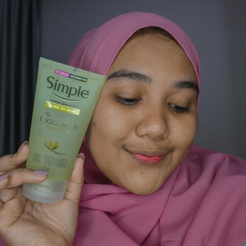 bulan baru, #facialwash baru 😂 Candaa kaak, kebetulan kemarin sabun cuci muka abis. Pas jalan-jalan di @guardian_id nemu @simpleskincareid lagi diskon 20% 💓 langsung deh ambil yang Refreshing Facial Wash 100% Soap Free Gel 💥⠀⠀⠀⠀⠀⠀⠀⠀⠀⠀⠀⠀⠀⠀⠀⠀⠀⠀Gw udah nulis kok #firstimpression produk ini seperti apa. Langsung cek www.yoursundaypills.com atau klik link di bio ✨⠀⠀⠀⠀⠀⠀⠀⠀⠀⠀⠀⠀⠀⠀⠀⠀⠀⠀#clozetteid #simpleskincare #skincare #newblogpost