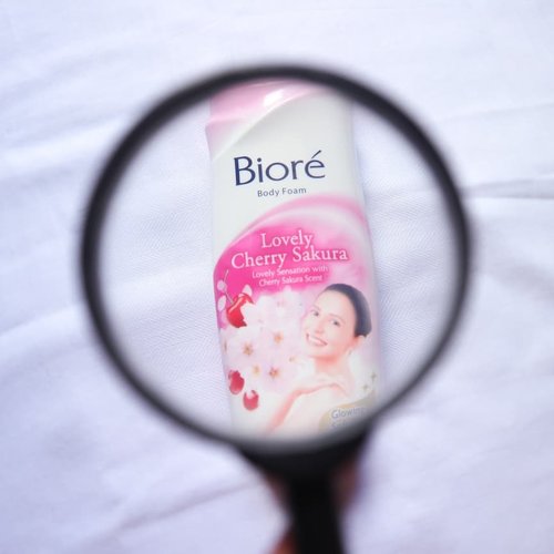 Kemaren nyobain Lovely Cherry Sakura Body Foam sama Mild Smooth Skin Caring Facial Foam dari @id.biore 🌸

Enak engga sih?
Harganya?
Susah engga didapetin?
Khasiatnya gimana?

Ada di Insta Story aku atau cek Higlights Insta Story "Mini Review"

#clozetteid #clozettedaily #BSxBiore #Biore #BioreIndonesia #bodycare #skincare