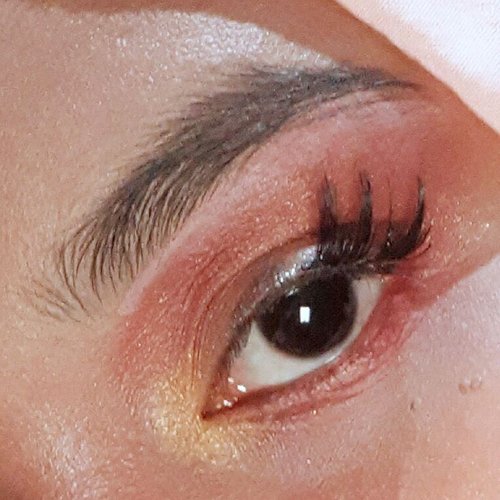 It's my eyes •• Inspired by #sunset I am making this eye look in collab with @beautiesquad and @inezcosmetics 🙈
•
•
More detail is on my blog #linkinbio
•
•
#BeautiesquadXInez #InezCosmetics #EOTDInez #eotd #sunseteyes #clozetteid #clozetters #ranilukmandotcom #beautybloggerid #bbloggerid #indobeautyblogger #indonesianbeautyblogger #femalebloggersid #bloggerperempuan #beautiesquad #indobeautygram #beautyenthusiast #bvloggerid #beautyjunkie #beautyblogger