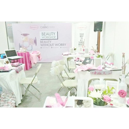 So, much fun!! Beauty Workshop FDwithCaringbyBiokos. Beautywithoutworry with the fav theme is "No makeup, makeup look". Thanks for the sharing and welcoming our with the cute decoration.
.
.
.
.
#fdxcaringbybiokos #beautywithoutworry #clozetteid #clozette #femaledaily #beauty #caringbybiokos