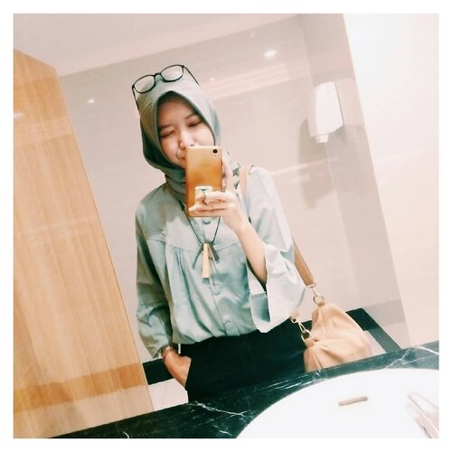 Sekali-sekali posting foto miring....#clozette #clozetteid #fashion #blogger #styleicon