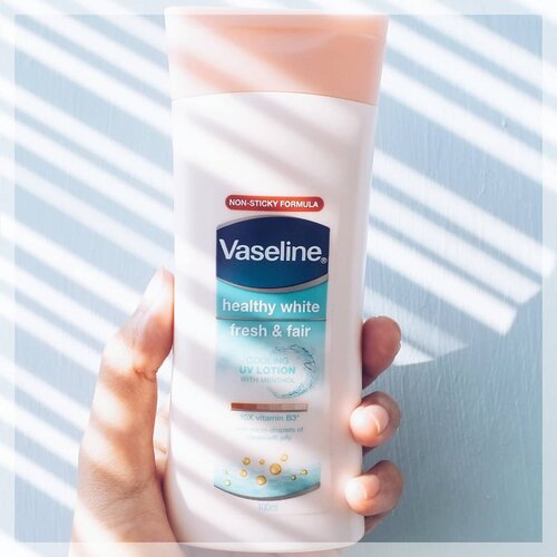 My Morning Rescue ☀️
Karna anaknya hobi telat, dandan aja sering skip apalagi pake lotion :") Tapi varian vaseline healthy white fresh & fair cooling UV lotion ini cepet banget nyerap dan ada efek coolingnya. .
.
Lumayan, walau lagi puasa kulitnya gak ikut puasa dan makin segar kena air wudhu plus Vaseline Cooling UV lotion 💕

@glitzmediaco @vaselineid 
#clozetteid #vaseline #cherrypick
#skincare #vaselinexglitzmediaco