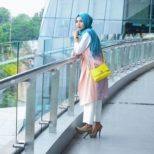 See the details on the blog, click link on my bio 👆.Outer from @imcantik .*shopping experience on the blog too*..#ClozetteID #hijab #hijabootdindo