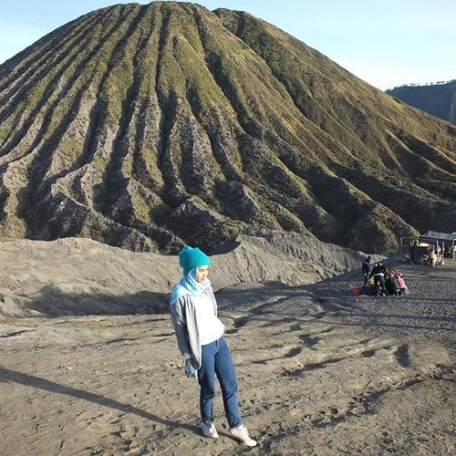 I never get bored of this view Mt. Bromo #ClozetteID #intotheblue #COTW #hijabfeature_2015 #CordovaTravel #GoDiscover