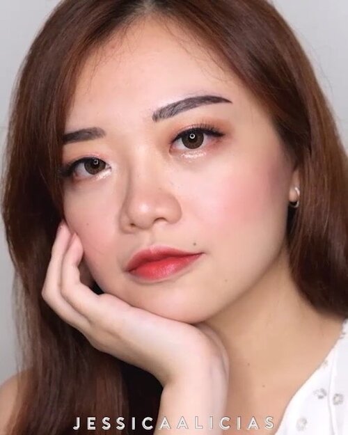 🌸BLUSHED MAKEUP TUTORIAL🌸.Akhirnya tutorial baru setelah sekian lama 💕 ini video version dari tutorial yang kupost di blog minggu lalu. Enjoy!Ps. abaikan alisku yg item dan belang ya, abis sulam trs belum ngelupas semua 😂.Most of the product used are from @altheakorea 💋• Flawless Creamy Concealer - 02 Ginger• Petal Velvet Powder• Eye Palette Sunrise & Moonrise• Spotlight Eye Glitter - Gold Light• Watercolor Cream Tint - 04 Maroon Cream..🎵Music by @ashtonedminster - Shades of Blue via @hellothematic.....#jessicaalicias #jessicaaliciastutorial #altheaangels #altheamakeup #clozetteid