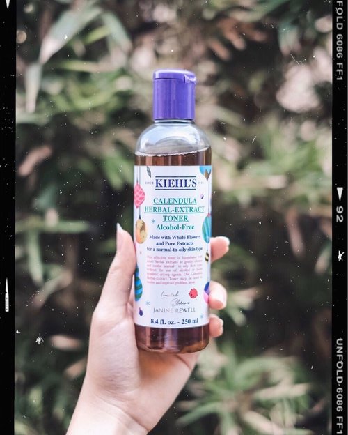 Hi everyone! I want to tell you about one of my favorite toner so far 🍃 @kiehlsid Calendula Herbal-Extract Toner. Made with whole calendula flower and herbal extracts, this toner gently cleanses and nourishes my skin, without any breakouts, purging, or irritation whatsoever. Full review is up on my blog, by clicking the link in my bi ✨.By the way, this is their special edition packaging by @kiehlsid x @janinerewell, celebrating holiday and gifting season 🥳 isn’t it so pretty?....#jessicaalicias #JessiReviews #Clozetteid #Kiehlsid #KiehlsHoliday #ClozetteidReview #ClozetteidxKiehls #beautybloggerid