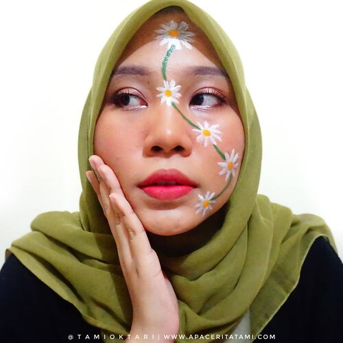 #MakeupLookbyTami kali ini tentang #DaisyMakeup 👩‍🎨🌼.Products i used🌼 @focallure Fluif Foundation 04 Natural🌼 @riveracosmetics Eyebrow Matic Brown🌼 @latulipecosmetiques_ Contour Kit Medium🌼 Okalan Take Me Home 32 Color Palette Eyeshadow🌼 @beautycreations.cosmetics Palette Irresistible🌼 @minisoindo Ultra Thin Eyeliner🌼 @wardahbeauty Mascara🌼 @latulipecosmetiques_ Cherk & Lip Peach🌼 @marckscosmeticind Bedak Tabur Natural Beige🌼 @ltpro_official Shade & Tint Kit 02🌼 @viva.cosmetics Body Painting White, Green & Yellow🌼 @lookecosmetics Holy Lipcream shade Hebe🌼 @peripera_official Peri's Ink Velvet 10 Oppss Fuchsia.Inspired by @geminiblush & @cassperalta.#Beautiesquad #BeautygoersID #kbbvfeatured #RangerRatjun #BeautyRangerID #beautybloggerindonesia #pkubeautyblogger #indobeautysquad #bloggerceria #JBBFeatured #beautysecretsquad #indonesiabeautyblogger #HijabersBeautyBVlogger #bloggirlsid #setterspace #bloggerperempuan #bloggermafia #clozetteid