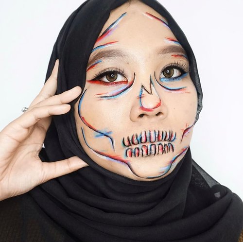 Skull makeup collaboration with @pkubeautyblogger ☠️ #ArtMakeupnyaTami.Ib: @samuel.rayy 🧑🏻‍🎨 Coba digeser dikit slidenya, liat dulu makeup dari temen-temku yang lain ya😉🙈.#horrormakeup #skullmakeup #halloweenideas #halloweenmakeup #halloween2020 #makeupart #facepainting #facepaint #undiscoveredmuas #100daysofmakeup #ClozetteID
