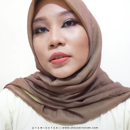 #MakeupLookbyTami kali ini bertemakan Arabian Makeup yang berkolaborasi dengan teman-teman dari @pkubeautyblogger 👩‍🎨.Geser aja fotonya untuk liat hasil makeup dari yang lainnya ya~♡.#ArabianMakeup #pkubeautyblogger #pkubbcollab #clozetteid