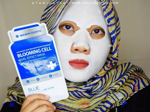 #MiniReviewbyTami.Bahas masker lagi? Ayuk!! Kali ini giliran coba masker dari @seolreim_cosmetic Blooming Cell Dual Effect Mask. Ada 3 varian yaitu Green, Blue dan Red. 1 box berisi 5pcs masker. Disini aku coba varian Blue yang berfungsi untuk mengontrol sebum, menenangkan kulit, dan yang pastinya bisa melembabkan kulit.Essencenya cukup banyak. Bisa dipakai ke tangan, leher bahkan kaki🙈 Gamau rugi haha ya bisa juga essence lebihnya di letak di travel jar gitu. Essencenya ga terlalu lama menyerap dan ga greasy. Aku pakai malam hari dan besok paginya wajah aku ga kayak kilang minyak👌 Ntab!.Lembaran maskerannya lumayan tebal ya. Ntah kenapa aku lebih suka yang lembarannya lebih tipis gitu. Lebih nyaman dipakainya~♡.Produk ini bisa didapatkan di @hicharis_official (web/app) dan untuk dapat diskon bisa langsung cek di link 👉 ((hicharis.net/tamioktari/dd0)) ya. Happy shopping💁‍♀️.#hicharis #charisceleb @charis_celeb #seolreimcosmetic #ClozetteID