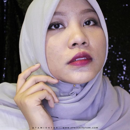 Ini pake palette eyeshadownya @wnwcosmetics seri Comfort Zone. Warna-warnanya netral. Kalau mau yang colorfull, bisa coba yang seri Poster Childnya😁👍.Review lengkapnya udah up di blog ya 👉 ((bit.ly/WnW-Eyeshadow)) 👈 atau bisa langsung klik link di bio😏💕.#Beautiesquad #BeautygoersID #beautilosophy #bloggerperempuan #indonesiabeautyblogger #beautybloggerindonesia #beautybloggerpekanbaru #pkubeautyblogger #setterspace #clozetteid #blogbytamioktari #apaceritatami