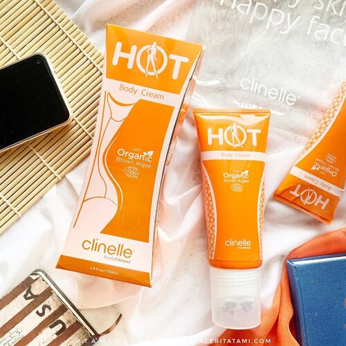 Perdana cobain body cream yang bukan cuma berfungsi untuk melembabkan kulit tapi juga bisa mengencangkan area lengan, paha serta perut. Yak, produk yang aku gunakan ini adalah @clinelleid Hot Body Cream yang mengandung bahan aktif dari ganggang coklat organik. Tersedia dalam 2 ukuran, 80ml dan 170ml.Selain itu, produk ini juga dapat membantu mengurangi lemak tubuh. Dilengkapi dengan Built-in Stainless Steel Roller dan The SenseHot Thermal membantu mencapai hasil maksimal.Hasilnya? Lingkar perut berkurang hampir 2cm. Aku barengi dengan olahraga sekitar 15-20 menit, biasanya 2-3 kali seminggu. Sesuai mood aja.Jaga pola makan? Ga begitu sih😋.Nah yang mau cobain produknya, bisa langsung kepoin Offical Shopee Clinelle ya. Bisa pakai kode voucher ‘CLINCLZTT’ dan dapatkan tambahan diskon sebesar 10% untuk setiap pembelian rangkaian Hot Body Cream 80ml.Review lengkap udah up di blog ya👩🏻‍💻.#GetinShape #HotBodyCream #Clinelle #ClinelleIndonesia #Clozetteid #ClinelleXClozetteIdReview #ClozetteID #ClozetteIDReview