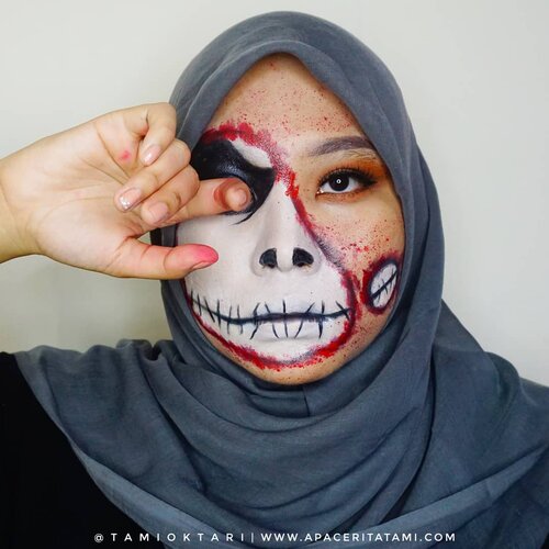 #MakeupLookbyTami kali ini masi edisi #HalloweenMakeup dan cobain #JackSkellington Makeup Look ☠ Just for Fun!!.Products I Used👇@getthelookid Infallible Pro-Matte Foundation '102 Sheel Beige'@maybelline Fit Me Matte Poreless Foundation '230 Natural Buff'@pixycosmetics Concealing Base '02 Sand Beige'@riveracosmetics Eyebrow Matic 'Brown'@marckscosmeticind Bedak Tabur 'Natural Beige'@beautycreations.cosmetics Eyeshadow Palette 'Elsa'@wardahbeauty EyeXpert Optimum Hi Black Liner@meisabulumata 'Lucy'@viva.cosmetics Body Painting White, Black & Red@elsheskin Nail Polish 'Adora' (Karena dia water based, jadi aku pakai untuk buat efek percikan darahnya).Inspired by @samuel.rayy 👨‍🎨.#HalloweenMakeupIdeas #Halloween #31DaysofHalloween #JackSkellingtonMakeup #HalloweenMakeup2019 #MakeupHalloween #ClozetteID