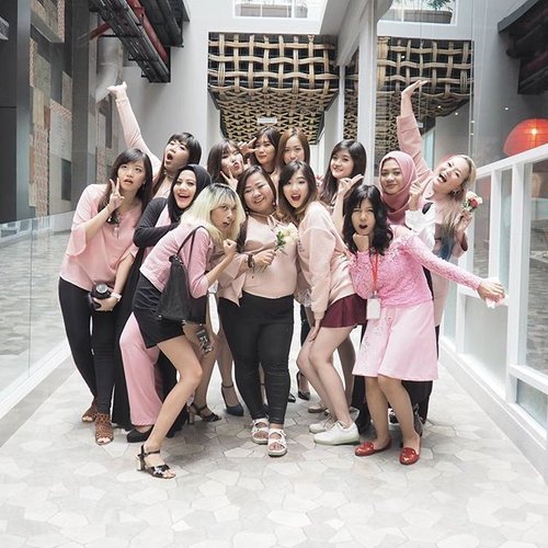 Enjoy every moment with them, my @sbybeautyblogger Squad!
___
#SBYBeautyBlogger #wefie #clozetteID