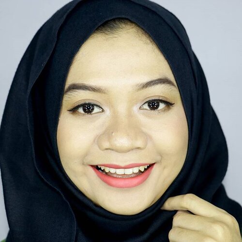 Alhamdulillah, it's Friday!
.
@wetnwildcosmetic #photofocusfoundation golden beige , #photofocuspowder warm light
@misslynid eyebrow liner 7
@maybelline Hyper Sharp Power Black Eyeliner
@purbasari_indonesia #himattelipcream Lantana
__
#motd #fotd #makeup #beauty #love #pictureoftheday #picoftheday #clozetteid