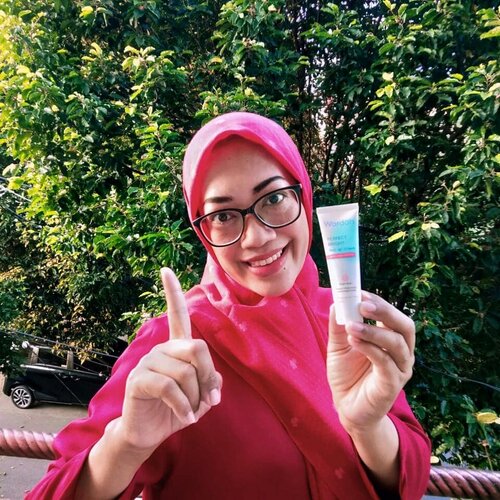 Satu lagi keluaran terbaru dari  @wardahbeauty yaitu wardah Perfect Bright Tone Up cream..Diformulasi khusus untuk kulit tampak lebih cantik cerah segar seketika seperti menggunakan  make up.Karena mengandung 7 white  actives + pinkish white powder, no wonder kan bisa tampak seperti menggunakan make up..Kamu guys sudah pakai belum..yuk segera cobain... tau sendirikan kalau produk warnah tidak ada yang mengecewakan.. @kdindaayu  @nadiakencanahabsari  @karmila_idaman @niiario  @lennysofianny #Wardah123challenge.Dan juga jangan lupa untuk follow @beautyjournal  dan @wardahbeauty#ClozetteID