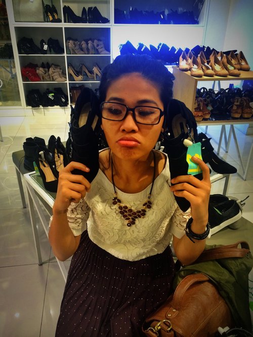 a pair of these shoes whispered in my ear "hei, take me home please.."
#Clozettle #MyGIWishList #F21Indonesia