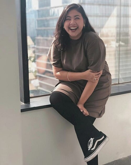 I shall laugh my bitter laugh
~ Nikolai Gogol
.
I ain't good at words. 
Please put your best caption down below. .
#ClozetteID