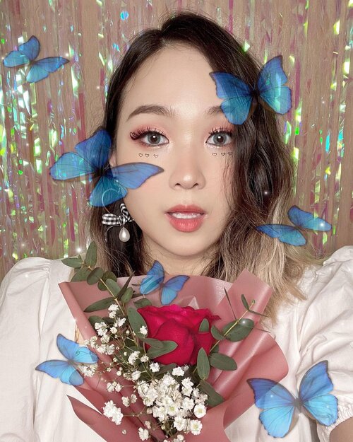 잇츠 발렌타인데이 메이크업!New🌹 Valentines day makeup🌹Who wants to get inspiration of Valentines makeup!?🙋‍♀️-#iamacoolmom #valentinesmakeup #valentinesdaymakeup #koreanmakeuplook