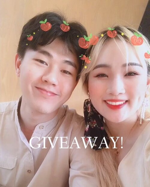 [GIVEAWAY TIME!🦄]Hello guys!We want to know about your opinions1. Dandy look2. French look3. Jeans lookThe rules is simple!1, follow dan like foto ku. 2,pilih foto yang teman"  mau pakai sebagai couple ootd.3, tulis nomor di bagian komen dan jangan lupa tag 3teman kalian ya guys dan tulis komen "liat couple Korea ini, couple ootd mereka sangat memotivasi gue" and hashtag #sohancouple 4, saya akan memilih 1 pemenang dan akan mendapatkan hadiah 2 Revlon Cushion Lip tintGiveaway will close 17 July 2019And will announce Winner by my Instastory 18 July 2019!Thank you for participate and share your favorite couple ootd❤️🦄#sohancouple #sohancouplegiveaway