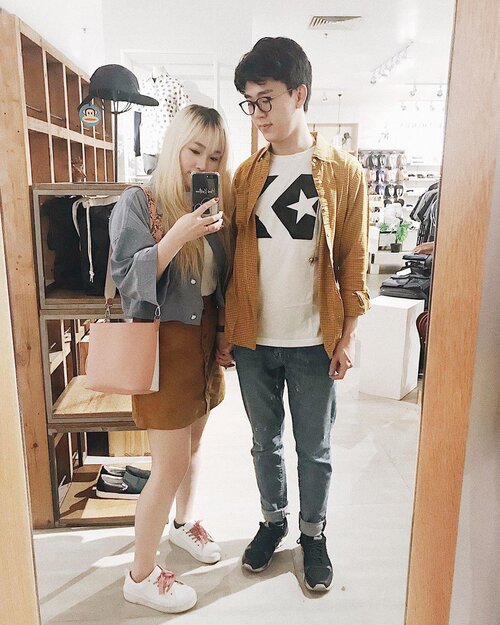 🧵커플 크로스 매치 룩👫•Korean couple cross color match look!We wear #coupleootd matching the color differently up and down! Han seo bang wear jeans pants so i match with jeans jacket, Han seo bang wear @spao_kr Yellow check pattern shirt so i match with brown shor skirt ✌️If you guys like? Share to your sayanggg whoohoo💋#koreancouplelook #couplematchingoutfit