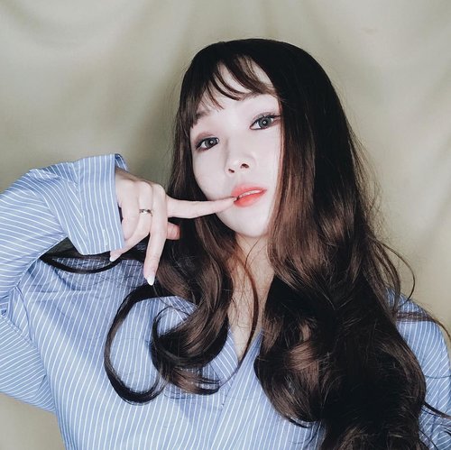 Dudududu😎 How do you feel about my fringe guys? This natural hair is Not mine. It’s wig from @beautybloggerwig The quality is like nature hair and easy to apply You can see more beautiful wig, hair clip and ponytail💕-#koreahairstyle #bestwig #koreanstyle