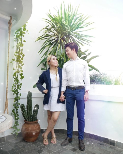 ✨Inspiration! [Naivy and white smart casual couple look]👫This is similar look we match the colors naivy and white but Han seo bang match on below, pants, me on top, Jacket. You can do match the ootd with your love 😁 Who wants to match the color like us? Try share your couple friends🦄😉------You can check SOHAN EXPLORE the cafe @sudoettjerita In YouTube "sohan channel" or @sohan_design IGTV! 💑-------시밀러룩으로 커플룩을 맞춰봤어용 네이비랑 흰색을 이용해서 한서방은 바지에 포인트 저는 윗도리 자켓에 포인트를 줘봤어요ㅎ괜찮은가요?😘#시밀러룩👭 #커플시밀러