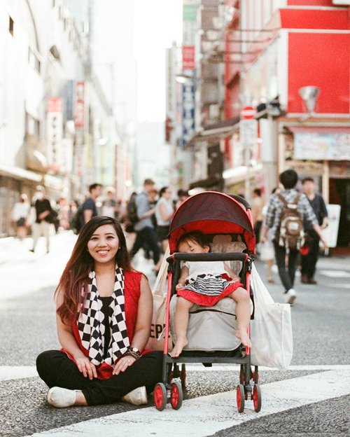 Good morning!

We are enjoying Akihabara carfree day! Lil Berry got so tired and she fell alseep in her stroller.

#keepfilmalive

Photo by @petersutedja Fuji 1600 Natura, developed and scanned by @artisanlabs
#sakuraberry2017

#filmisnotdead #analogindonesia  #indo35mm #babiesofinstagram #instababies #unitedinmotherhood #fuji1600natura  #artisanlabs #staybrokeshootfilm  #lilberryjournal #magicofchildhood 
#akihabara #japantravel