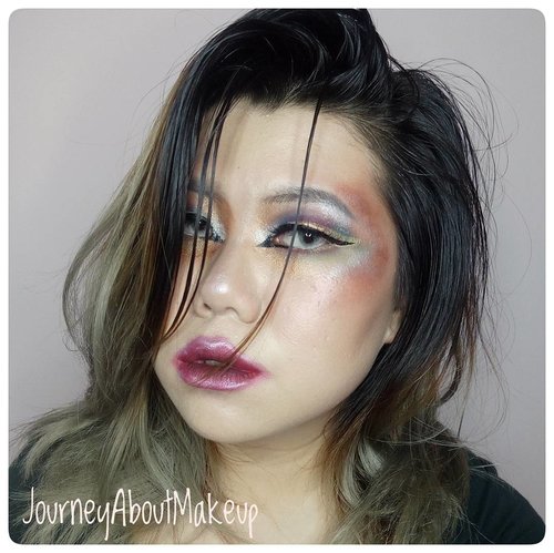My submission for #makeupdhexclearancee giveaway held by @makeupdhe X @clearancee.
•
The theme for the makeup look is colorful. In this look I use a lot of color, blue, red, green, grey, black, silver, gold, bronze, white. So, wish me luck. 🙏🙏🙏.
•
@heyyyyyjudeeeee
@florensiazefanya @kornelialuciana  join this GA guys!
•
#journeyaboutmakeup #liamelqhadotcom #blog #colorfulmakeup #clozetter #clozetteid #beautiesquad #kbbvmember #indonesiafemaleblogger #indonesiabeautyblogger #bloggerperempuan #batamblogger #batambeautyblogger