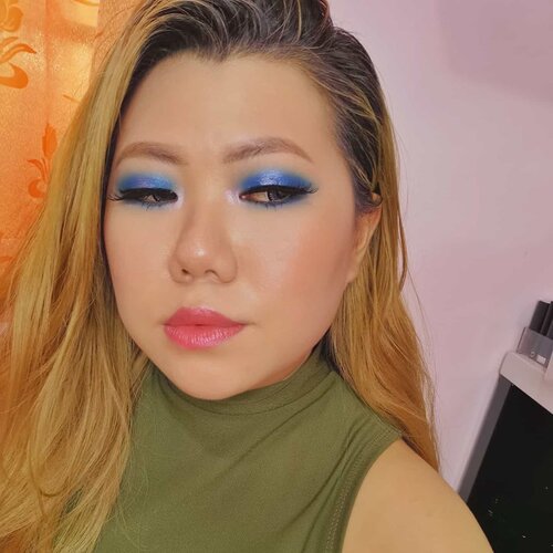 Apa itu Valentine?Makeup ini ada pictorialnya si blog bagian bulan lalu. #liamelqhamotd #liamelqhadotcom #JourneyAboutMakeup #valentine #vday #Clozetteid #monolidmakeup #asiamakeup #blueeyeshadow