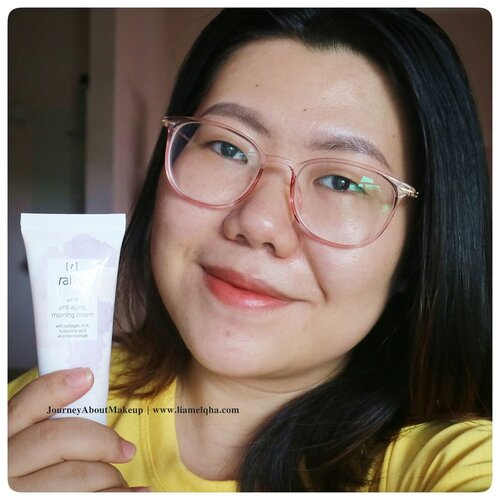 My almost bare face. Di sini aku cuma menggunakan pensil alis, lip cream dan morning skincare dari @raikubeauty Anti Aging Series. Apa ajah produknya ada Anti Aging Toner, Anti Aging Serum, dan Anti Aging Morning Cream. Untuk malam hari morning creamnya aku ganti dengan Anti Aging Night Cream.⠀⠀⠀⠀⠀⠀⠀⠀⠀
🌻⠀⠀⠀⠀⠀⠀⠀⠀⠀
Aku udah cobain produk Raiku ini sekitar 10hari lebih. Perubahan yang paling aku rasakan, wajahku jadi lebih glowing. Seriusan, itu bukan minyak di wajah loh. 😍. Perubahan apalagi yang aku rasakan, cek updatenya di blog www.liamelqha.com yaa atau klik link di Bio.⠀⠀⠀⠀⠀⠀⠀⠀⠀
⠀⠀⠀⠀⠀⠀⠀⠀⠀
🌻⠀⠀⠀⠀⠀⠀⠀⠀⠀
#raikubeauty @Clozetteid #Clozetteid #skincare #raikuxclozetteidreview #clozetteidreview⠀⠀⠀⠀⠀⠀⠀⠀⠀
🌻⠀⠀⠀⠀⠀⠀⠀⠀⠀
#liamelqhadotcom #JourneyAboutMakeup #beautyblogger #bloggingmom #BloggerPerempuan #Beautiesquad #KEB #KumpulanEmakBlogger  #IndonesiaFemaleBlogger #SociollaBlogger #KBBVmember #batambeautyblogger #batamblogger #indonesiabeautyblogger #beautybloggerindonesia #setterspace #review #beautycare #beautytips #beautyaddict