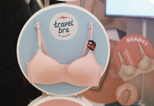 Sabtu kemarin, aku pergi ke lanching Travel Bra by @wacoal_id! Yess sebuah inovasi terbaru dari Wacoal yang peduli pada wanita apalagi wanita yang suka travelling. Kadang di koper kita suka penuh gara-gara bra yang makan tempat, iya gak sih gengs? 
I feel it too! 
Nah Wacoal sudah kasih kita solusi nih supaya koper kita bisa #spacesaver loh! Travel Bra dari Wacoal ini bisa digulung tanpa merusak bentuk dan fitting dari bra itu sendiri. Yay! Untuk full review dan event reportnya, akan segera tayang di blog aku! Thank you @wacoal_id and @beautynesia.id for having me! #Travelbra #WacoalTravelBra #Wacoal #Beautynesiamember
.
.
.
.
.
.
#ootd #ootdindo #lookbook #clozetteid #lookbookindonesia #lifestyleblogger #fashion #blogger #fashionblogger #wiwt #potd #vscocam #eosm10 #lovelife #instagood #streetstyle #potd #eosmdiaries #ggrep #ggrepstyle #cgstreetstyle #streetfashion