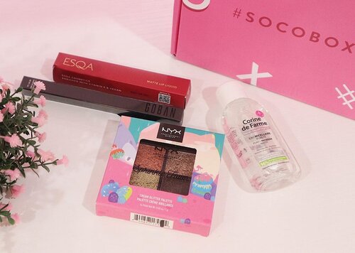 Aduhh #SOCOBOX kali ini gemes bangett deh!! Isinya ada Eye Shadow Palette dari @nyxcosmetics_indonesia, Matte Lip Liquid dari @esqacosmetics, Eyeliner dari @gobancosmetics dan Micellar Water dari @corinedefarme_id ❤️
Thank you @sociolla, @beautyjournal #SOCOBOX #SOCOID .
.
.
#makeup #blogger #beautyblogger #clozetteid #potd #beauty