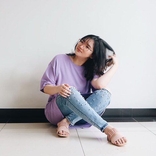 In the mood of lilac, are you? ☂️
.
.
.
.
.

.
#clozetteid #ootd #ootdindo #lookbook #lookbookindonesia #lifestyleblogger #fashion #blogger #fashionblogger #wiwt #potd #vscocam #eosm10 #lovelife #instagood #streetstyle #potd #eosmdiaries #ggrep #ggrepstyle #cgstreetstyle #streetfashion #setterspace