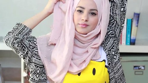 Quick and Simple Hijab Tutorial  Back To School - YouTube
