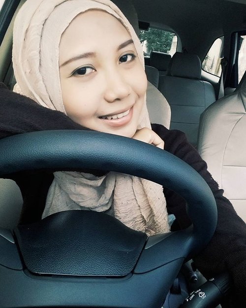 Selamat memulai aktifitas semua, jangan lupa bahagia 😀😀😀..#hijab #hijaboftheday #hijabfashion #hijabstyle #ootd #outfitoftheday #lookoftheday #selfie #smile #me  #happy #photooftheday #clozetteid #car #drive #honda #vsco #vscocam #vscogood