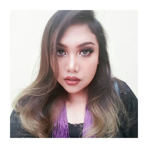 Resting bish face because its monday. Have a great one, boo! Its 4 more days to da weekend!😆👌
.
.
@benefitindonesia goof proof & gimme brow 
@katvondbeauty everlasting liquid lipstick in shade Plath
@thewlashesofficial wannabe
@anastasiabeverlyhills illuminator So Hollywood -- super fave!
@vovmakeupid all day strong Smoke Red for the waterline
.
.
.
.
.
#MakeupwithSelly #benefitindonesia #katvondplath #plath #anastasiabeverlyhills #sohollywoodilluminator #clozetteid #wakeupandmakeup #indobeautygram #gigirlarmy #fiercesociety #makeupforeverid #beautybloggerindonesia #beautynesiamember