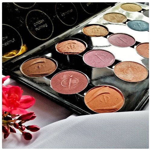 Ini apa? Ini palet. 
Palet apa? Palet eyeshadow. 
Eyeshadow apa? Eyeshadow @inezcosmetics dong.
Reviewnya udah up dari kapan kemaren di #JurnalSaya 
http://www.jurnalsaya.com/2017/06/review-inez-natural-color-eyeshadow.html
#Beautiesquad #BeautiesquadXInez 
#InezCosmetics 
#BeautyThings 
#lovelocal 
#localcosmetics 
#clozetter 
#clozetteid