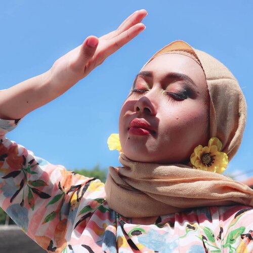 Foto 2 & 4: kind of sagittarian I always aspire to be.

Ini niatnya makeup spring, mau ikut collabnya @beautiesquad tapi lupa nggak foto step by step-nya wqwq. Yaudahlah ikut posting dan nebeng hestek saja.

@beautiesquad #Beautiesquad #BSMeiCollab #BSCollab #BSSpringMakeUpCollab #springmakeup #lover #youneedtocalmdown #swifties #lookwhatyoumademedo #MOTD #beautygram #beautybloggerindonesia #ClozetteID