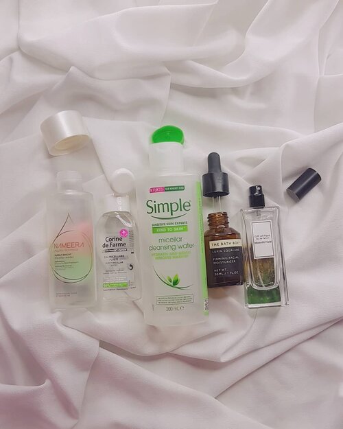 #VirlyNgabisin ep MeiKali ini postingnya di feed saja.@nameeraid micellar water, reviewnya sudah ada di jurnalsaya.com. Silakan dibuka kalo penasaran. Saya males ngetik ulang.@corinedefarme_id micellar water, masuk di artikel 3 Micellar Water untuk Kulit Sensitif di #JurnalSaya. Silakan dibaca juga kalo penasaran.@simpleskincareid micellar water, ini masuk di artikel yang sama juga.@thebathbox Lupin Squalane, ini masuk di artikel Basic Skincare di @mybestid.@minisoindo EDP Moonlit Field yang wanginya enak banget. Cool tapi spicy. Fresh citrusy tapi nggak fruity (top notesnya bergamot, lemon, grapefruit, cardamome). Dan ada hint kekayuan (dry down: patchouli, sandalwood, moss of tree). Apakah tahan lama? Nggak lah, parfum mapuluh ribuan memangnya mau seawet apa?#ClozetteID #BeautyThings #empties #skincareblogger #skincareempties #beautiesquad #beautygram